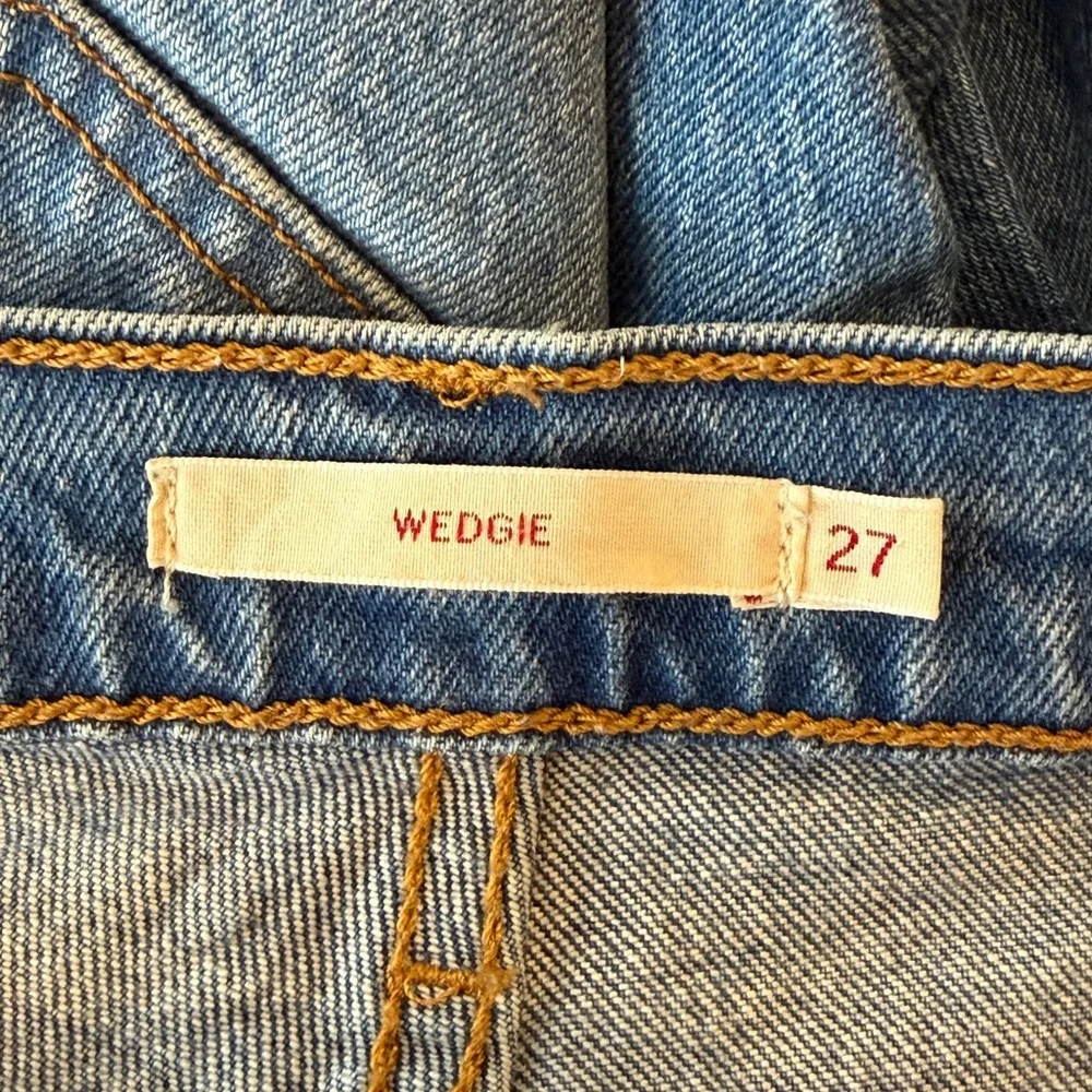 Levi’s Premium Women’s Wedgie Fit Straight Leg Jeans – Medium Wash – Size 27 - Picture 5 of 7